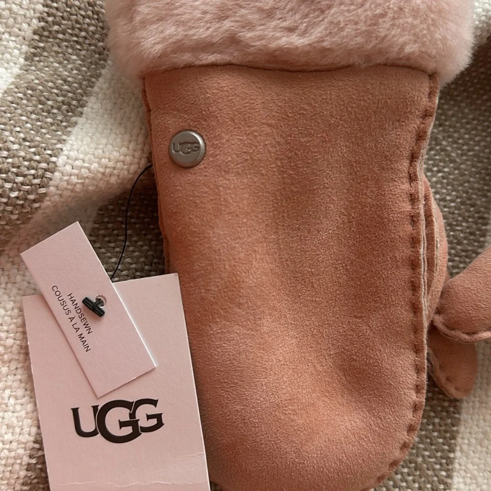 UGG handsewn sheepskin mitten